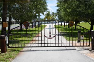 124 SE Wells Dr, Stuart, FL 34996, Sold 03/30/22