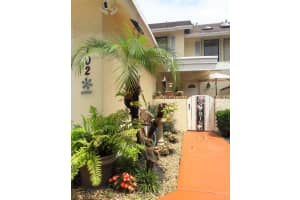 102 Maplewood Dr, Greenacres, FL 33415, Sold 03/30/22