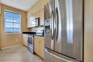 616 Clearwater Park Rd APT 1413, West Palm Beach, FL 33401, Sold 03/15/22