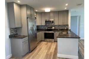 2499 SE Madison St, Stuart, FL 34997, Sold 03/28/22
