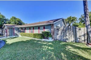 203 NE 28th Terrace, Boca Raton, FL 33431, Sold 04/07/22