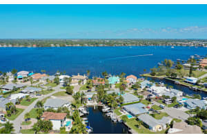 27 SW Riverway Blvd, Palm City, FL 34990, Sold 03/30/22