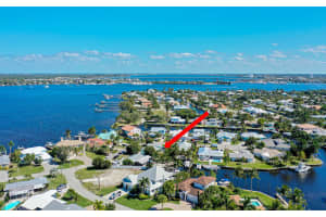 27 SW Riverway Blvd, Palm City, FL 34990, Sold 03/30/22