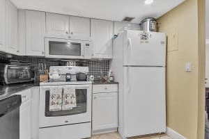 604 NW 13th St #33, Boca Raton, FL 33486, Sold 04/26/22