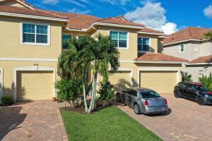 559 SW Glen Crest Way, Stuart, FL 34997, Sold 04/06/22