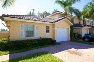 8978 NW 53rd St, Sunrise, FL 33351, Sold 03/28/22