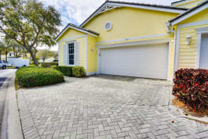 205 Shelley Ln, Fort Pierce, FL 34949, Sold 04/04/22