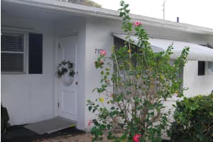7374 E Oakridge Cir, Lantana, FL 33462, Sold 04/11/22
