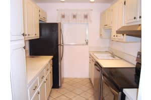 7374 E Oakridge Cir, Lantana, FL 33462, Sold 04/11/22