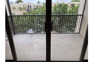 17 Royal Palm Way #304, Boca Raton, FL 33432, Sold 03/18/22