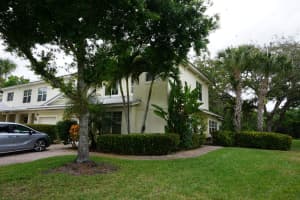 2700 Creekside Dr, Fort Pierce, FL 34981, Sold 03/16/22