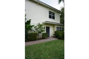 2700 Creekside Dr, Fort Pierce, FL 34981, Sold 03/16/22