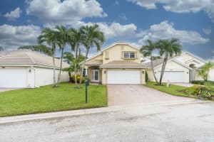 12215 SE Plandome Dr, Hobe Sound, FL 33455, Sold 05/10/22