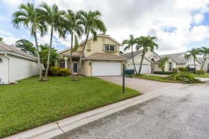 12215 SE Plandome Dr, Hobe Sound, FL 33455, Sold 05/10/22