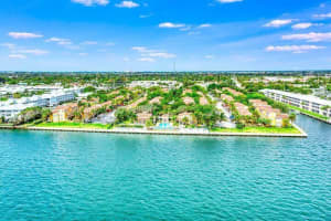 1140 Lake Shore Dr Apt 205, Lake Park, FL 33403, Sold 07/05/22