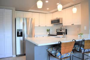 708 Executive Center Dr APT 110, West Palm Beach, FL 33401, Sold 04/12/22
