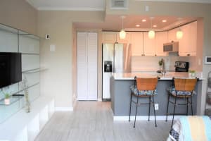708 Executive Center Dr APT 110, West Palm Beach, FL 33401, Sold 04/12/22