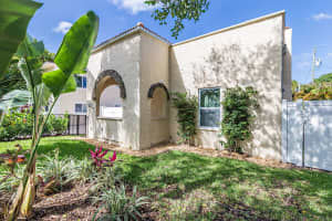 521 Ardmore Rd, West Palm Beach, FL 33401, Sold 04/14/22