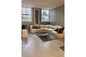 255 Evernia St APT 201, West Palm Beach, FL 33401, Sold 03/31/22