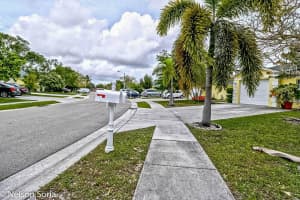 3719 Nyack Ln, Lake Worth, FL 33463, Sold 04/12/22