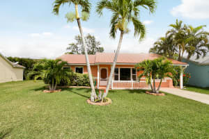 139 Village Cir, Jupiter, FL 33458, Sold 03/25/22