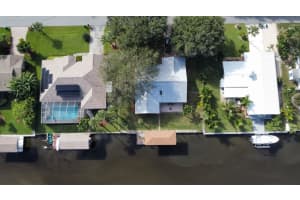 304 Beverly Court Melbourne Beach, FL 32951 Sold 05/17/22