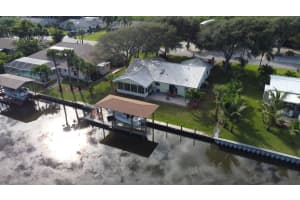 304 Beverly Court Melbourne Beach, FL 32951 Sold 05/17/22