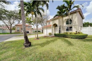 9841 SW 3rd St, Pembroke Pines, FL 33025, Sold 03/31/22