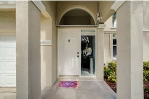 9841 SW 3rd St, Pembroke Pines, FL 33025, Sold 03/31/22