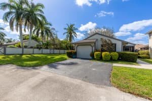 2474 Bedford Mews Dr, Wellington, FL 33414, Sold 04/15/22