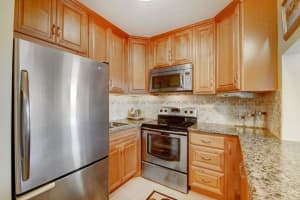 3402 Cynthia Ln APT 206, Lake Worth, FL 33461, Sold 04/27/22