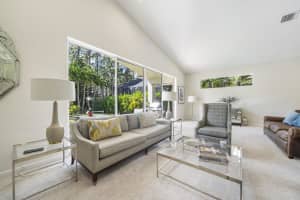 6935 SE Twin Oaks Cir, Stuart, FL 34997, Sold 04/25/22