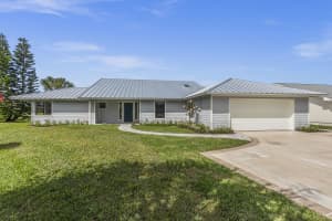7160 SE Bunker Hill Ct, Hobe Sound, FL 33455, Sold 03/25/22