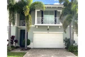 1094 Piccadilly St, Palm Beach Gardens, FL 33418, Sold 04/13/22