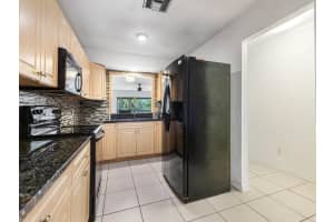 2516 S 19th St APT 202, Fort Pierce, FL 34982, Sold 04/29/22