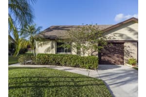 132 Village Walk Dr, Royal Palm Beach, FL 33411, Sold 04/29/22