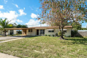 1308 Crest Dr, Lake Worth, FL 33461, Sold 03/30/22