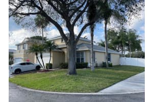 1001 Fairfax Cir W, Boynton Beach, FL 33436, Sold 04/15/22