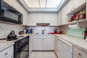 1152 NW 30th Ct APT 212, Wilton Manors, FL 33311, Sold 04/15/22