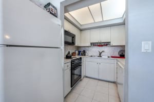 1152 NW 30th Ct APT 212, Wilton Manors, FL 33311, Sold 04/15/22