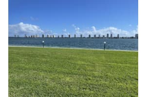 301 Lake Shore Dr #103, Lake Park, FL 33403, Sold 05/12/22