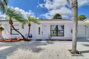 5942 Ithaca Cir W, Lake Worth, FL 33463, Sold 04/14/22