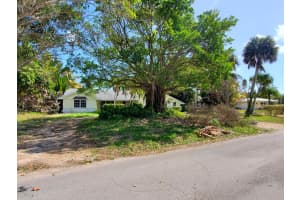726 Live Oak Ln, Vero Beach, FL 32963, Sold 05/03/22