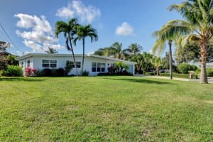 6821 Kingston Dr, Lake Worth, FL 33462, Sold 04/14/22