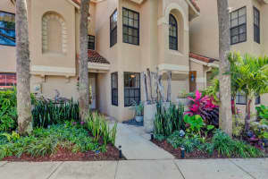 2299 Treasure Isle Dr APT 61, West Palm Beach, FL 33410, Sold 05/06/22