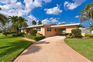 1452 Crest Dr, Lake Worth, FL 33461, Sold 04/15/22