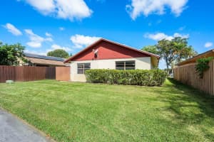 5356 Mendoza St, West Palm Beach, FL 33415, Sold 05/13/22