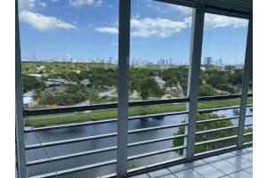 16850 S Glades Dr #8d, North Miami Beach, FL 33162, Sold 05/27/22