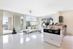 550 Okeechobee Blvd APT 422, West Palm Beach, FL 33401, Sold 07/27/22