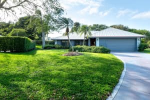 10390 SE Jupiter Narrows Dr, Hobe Sound, FL 33455, Sold 04/20/22